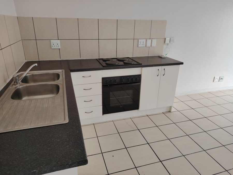 To Let 2 Bedroom Property for Rent in Buhrein Western Cape